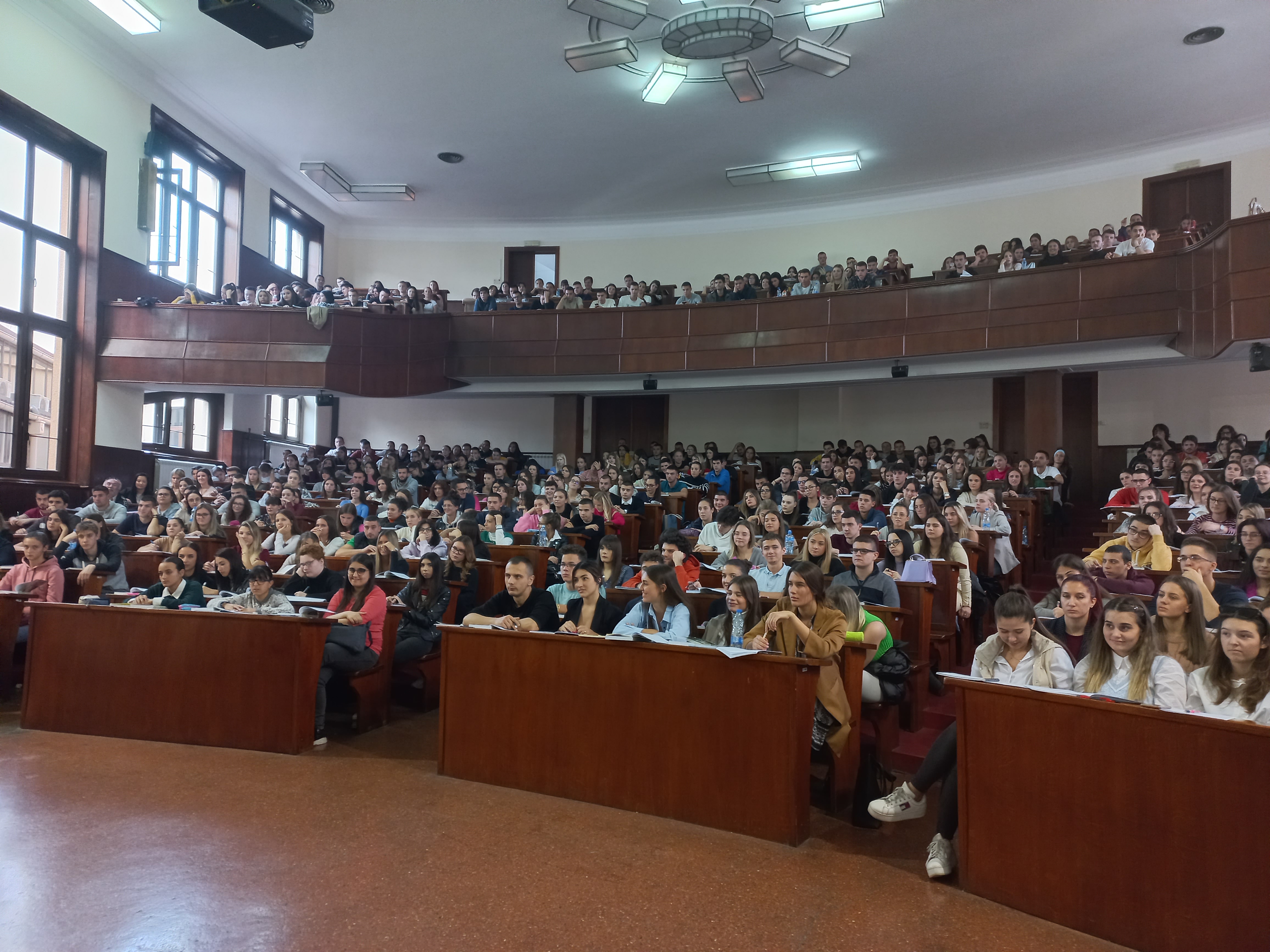 sotrudnik vuza posetila belgradskij universitet