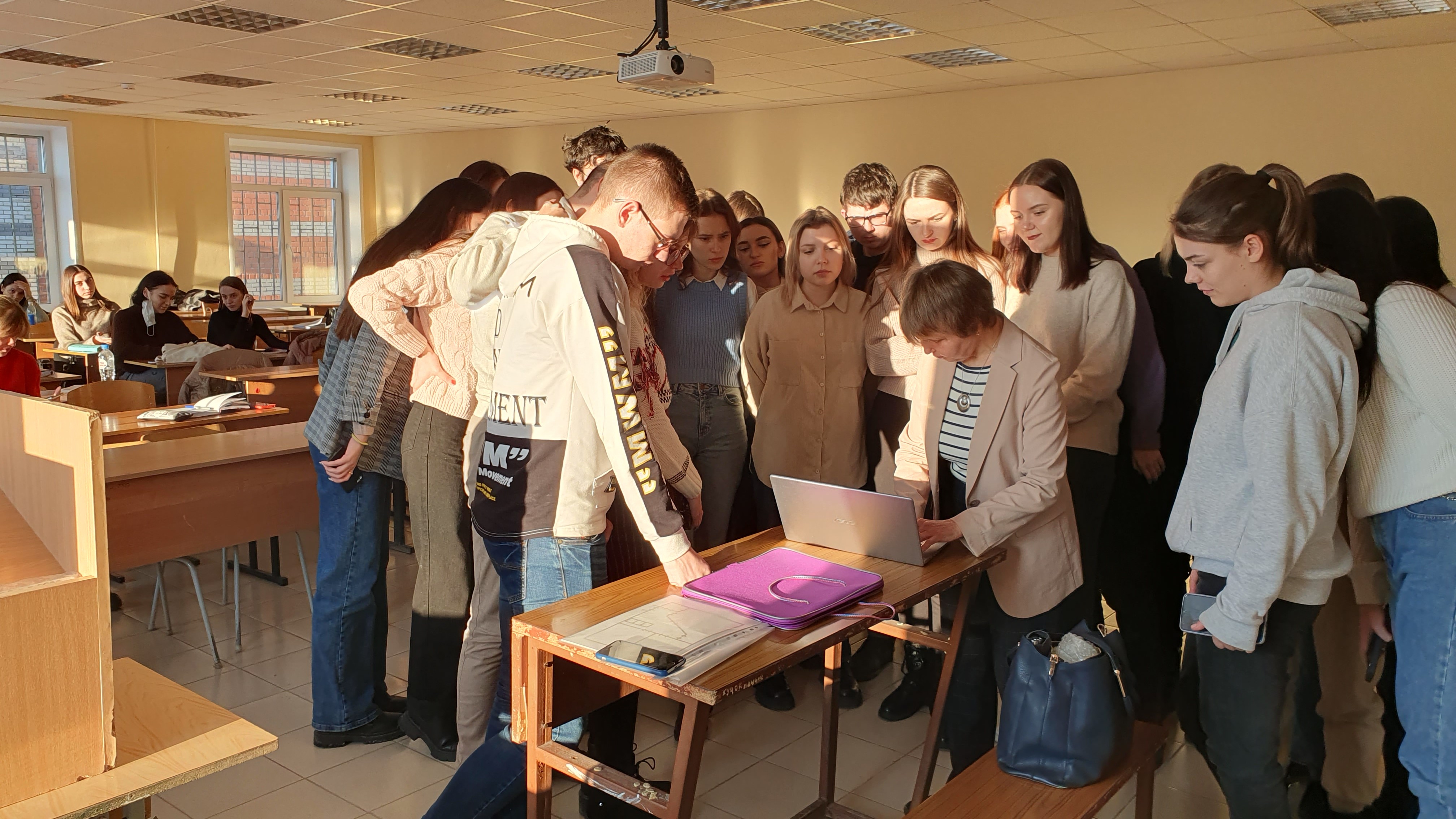 problemy i vozmozhnosti nezryachih i slabovidyashchih lyudej obsudili v nngu