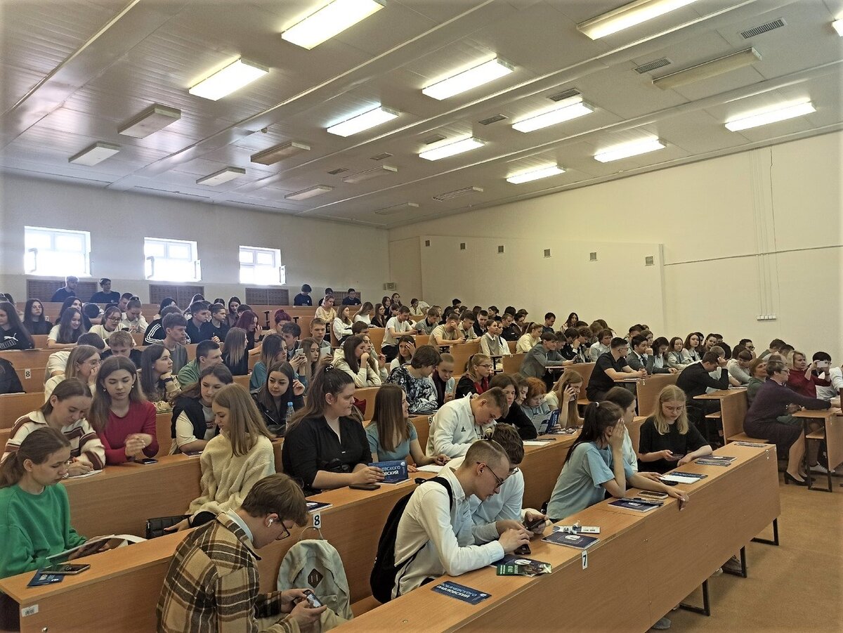 master klassy ot ehkspertov egeh proveli dlya shkolnikov v pavlovskom filiale nngu 1