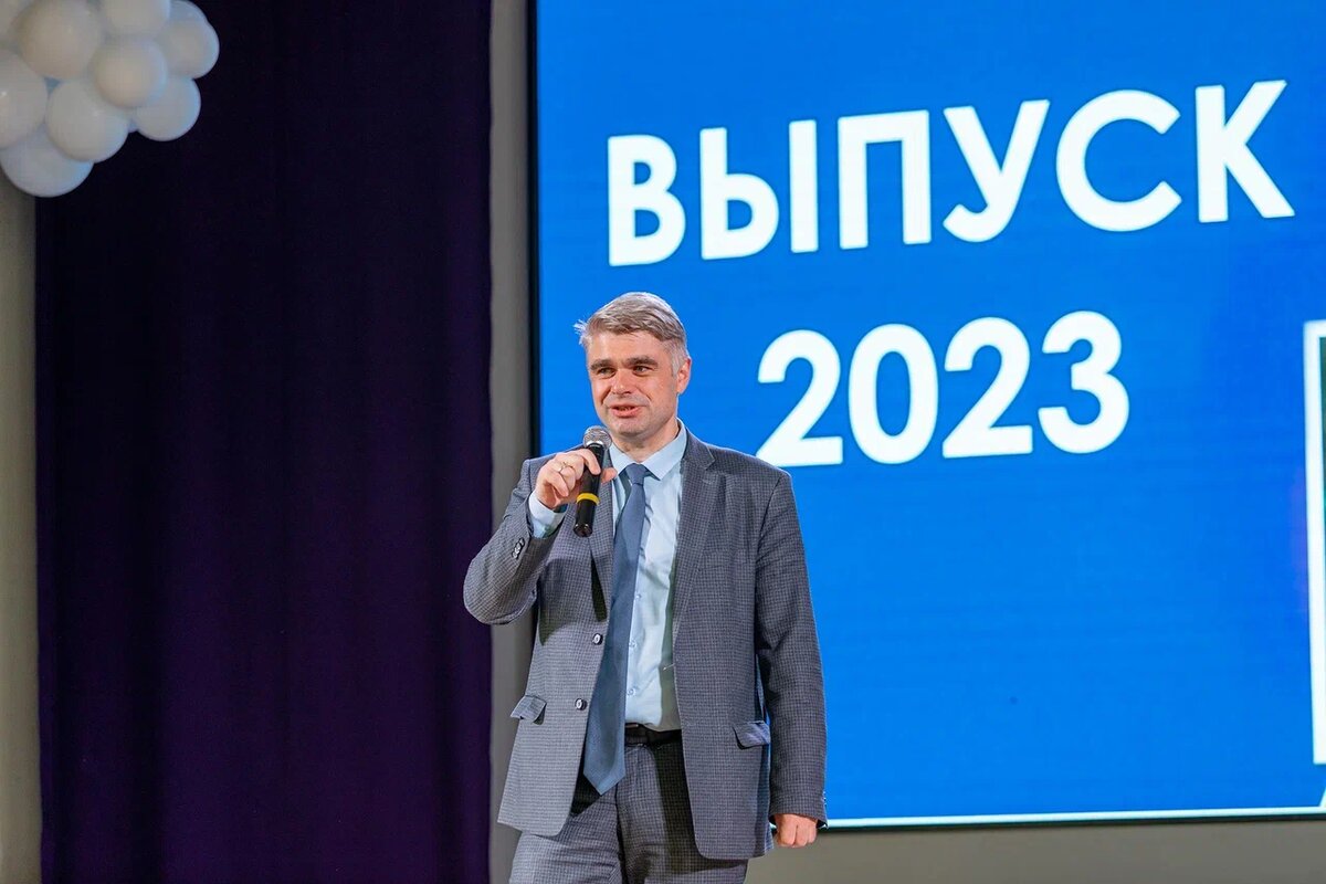 37 vypusknikov sunc nngu 2023 goda poluchili attestaty o srednem obrazovanii 1