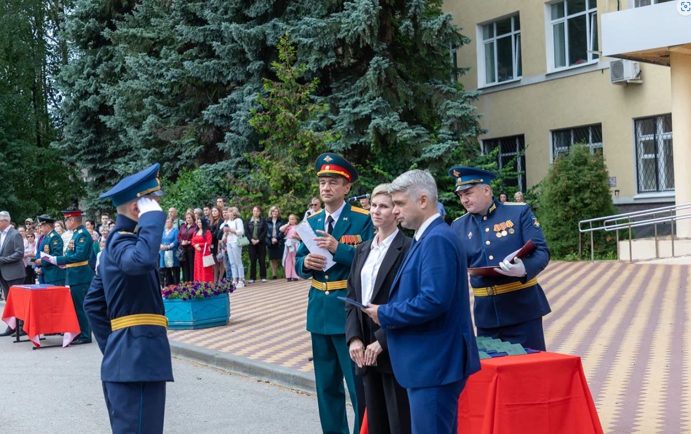 Proshel torjestvennii kadrovih oficerov VUC pri NNGU1111