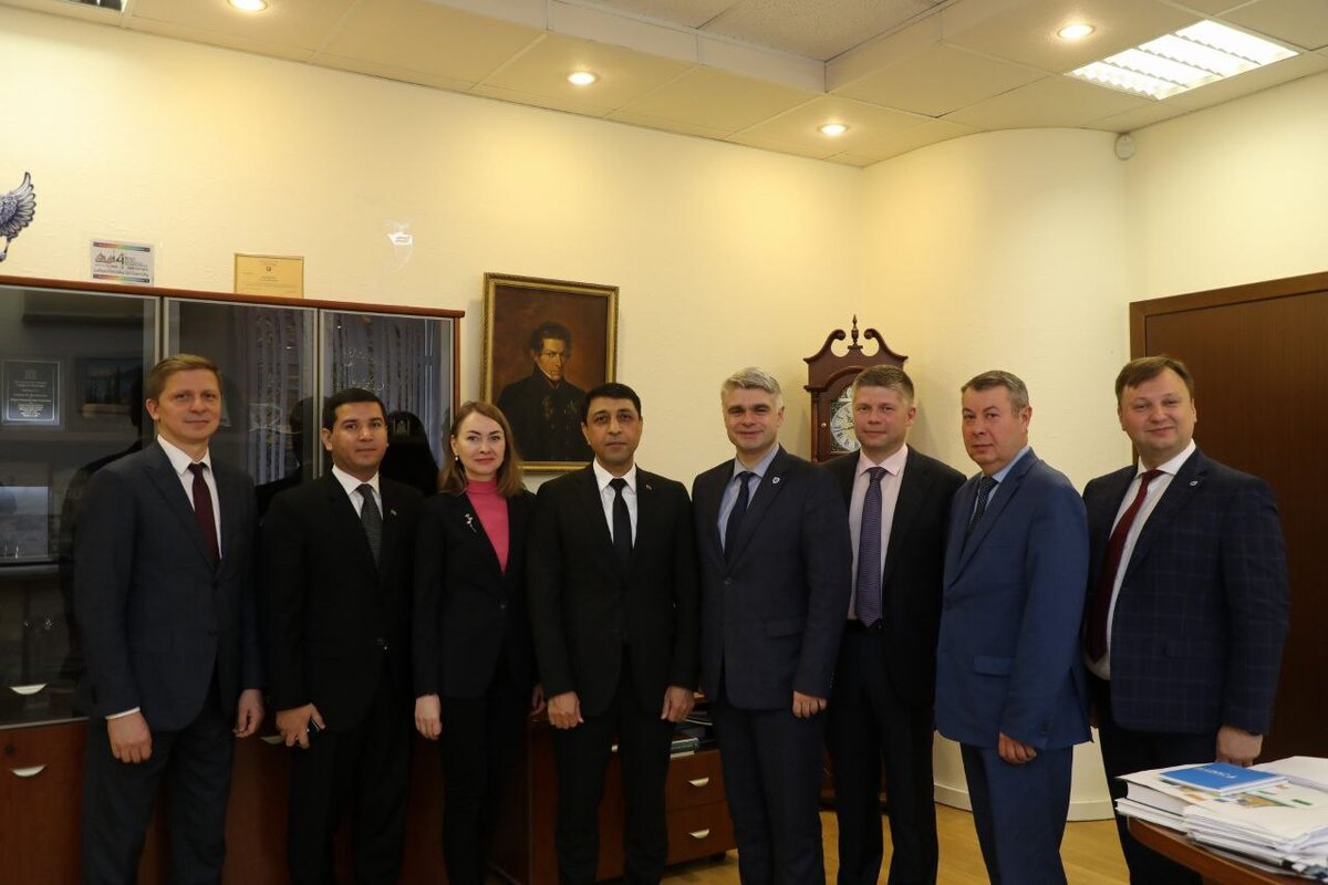 delegaciya genkonsulstva turkmenistana posetila nngu