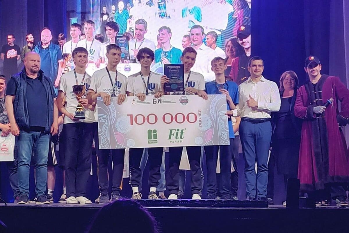 studenty balahninskogo filiala nngu zanyali 1 mesto v turnire po kibersportu