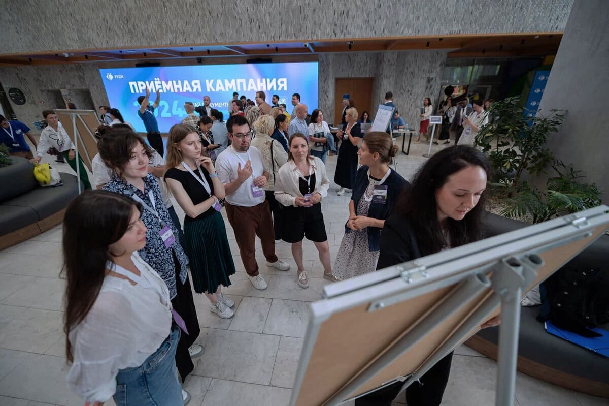 delegaciya nngu prinyala uchastie v programme golos pokoleniya prepodavateli