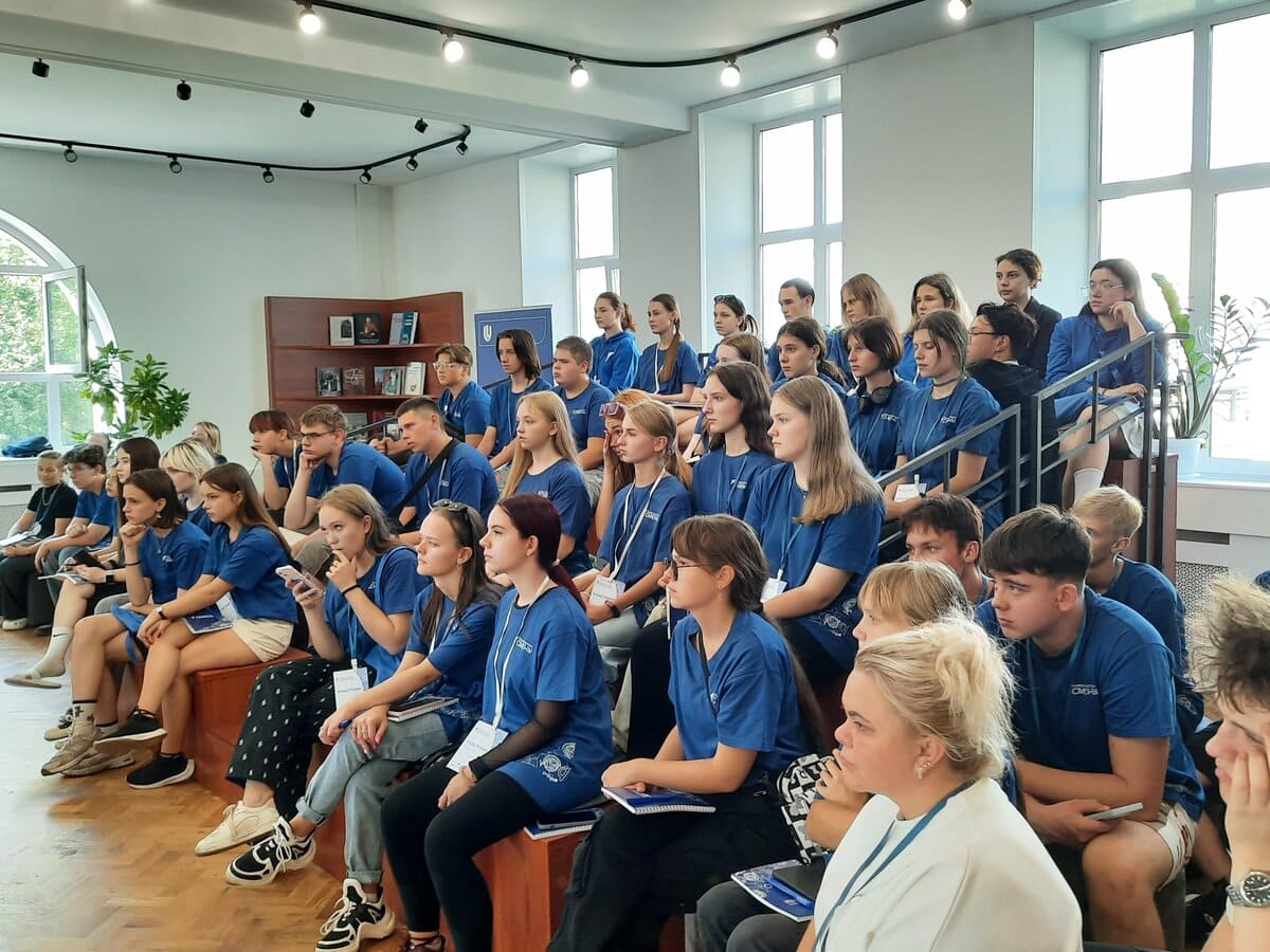 50 shkolnikov stali uchastnikami universitetskikh smen v nngu 1