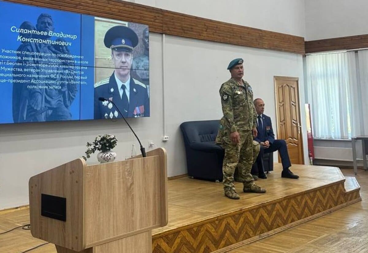 kavaler ordena muzhestva vladimir silantev vstretilsya so studentami nngu
