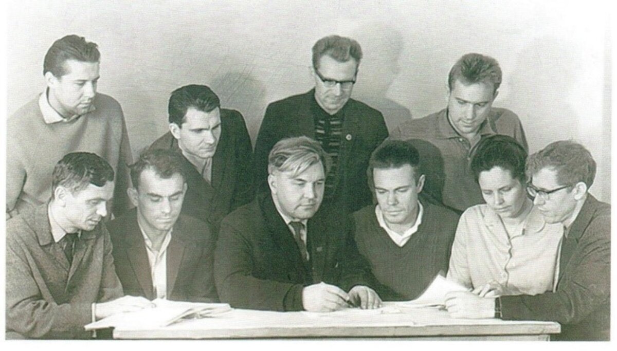 zasluzhennomu professoru nngu lvu smirnovu ispolnilos 90 let 1