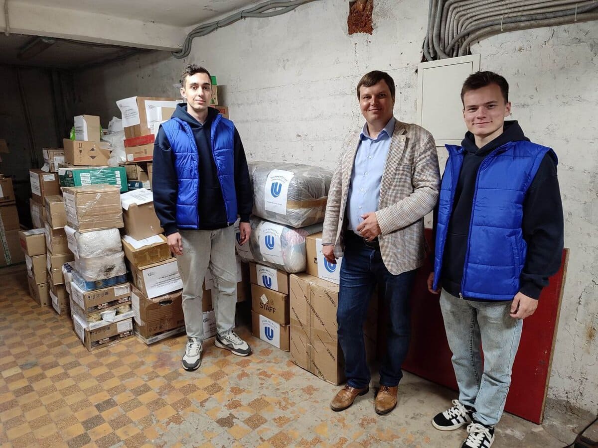 studenty nngu prinyali uchastie v otpravke gumanitarnoj pomoshchi bojcam svo