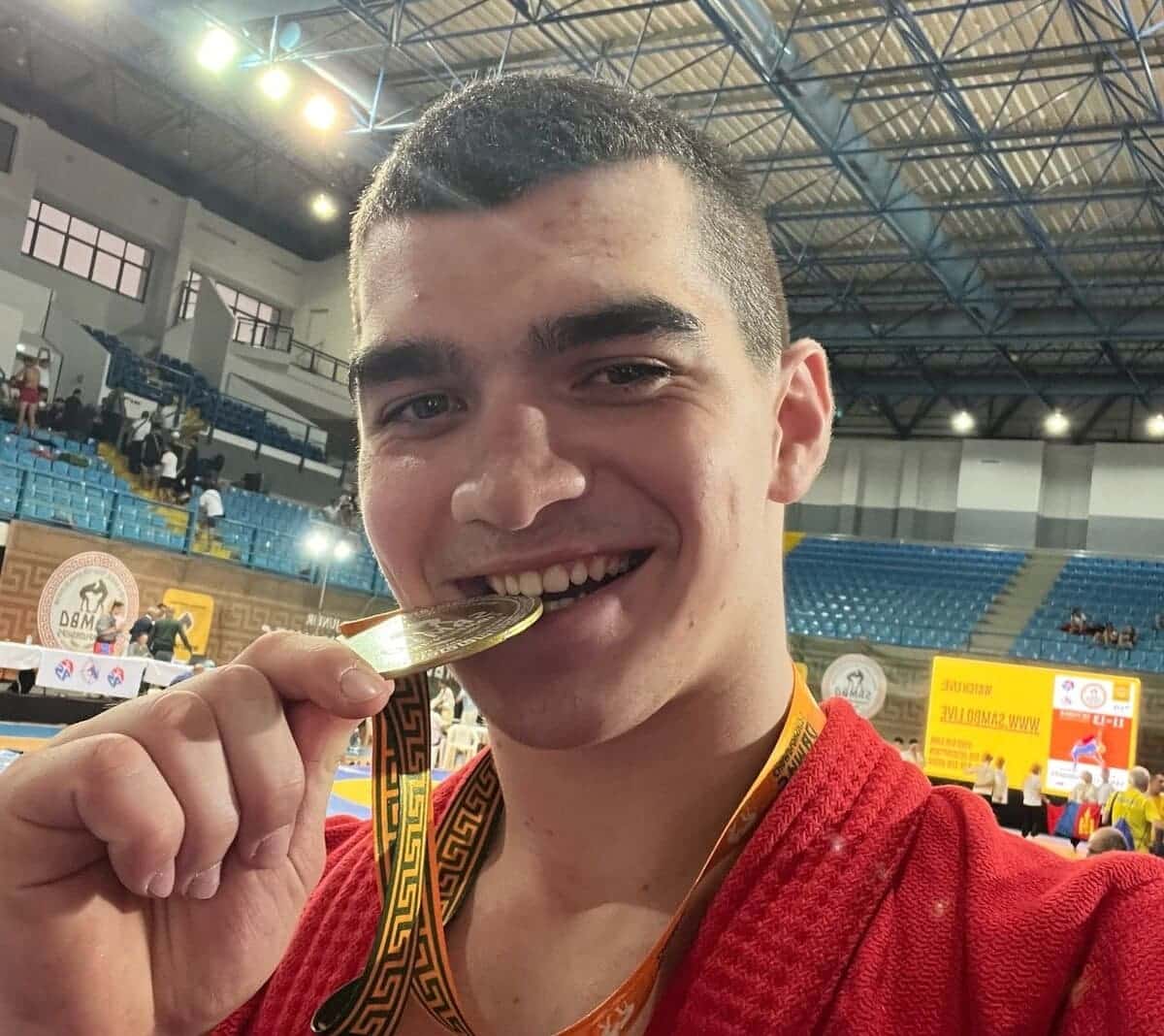student nngu daniil zhalilov stal pobeditelem pervenstva mira po sambo