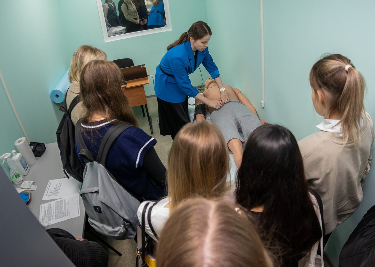 nngu priglashaet nizhegorodskih shkolnikov k uchastiyu v proekte na puti k medicine