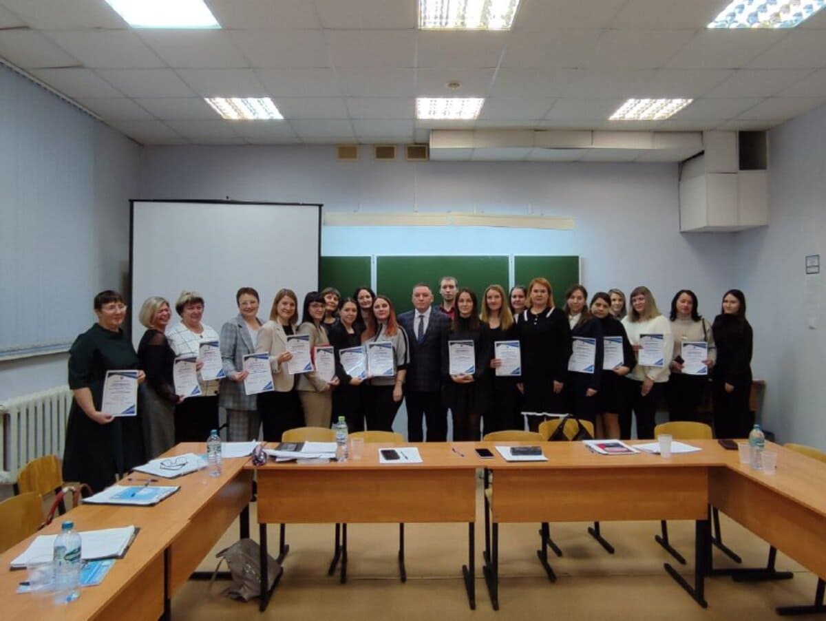 kruglyj stol po voprosam pedagogicheskogo partnyorstva proveli v pavlovskom filiale nngu