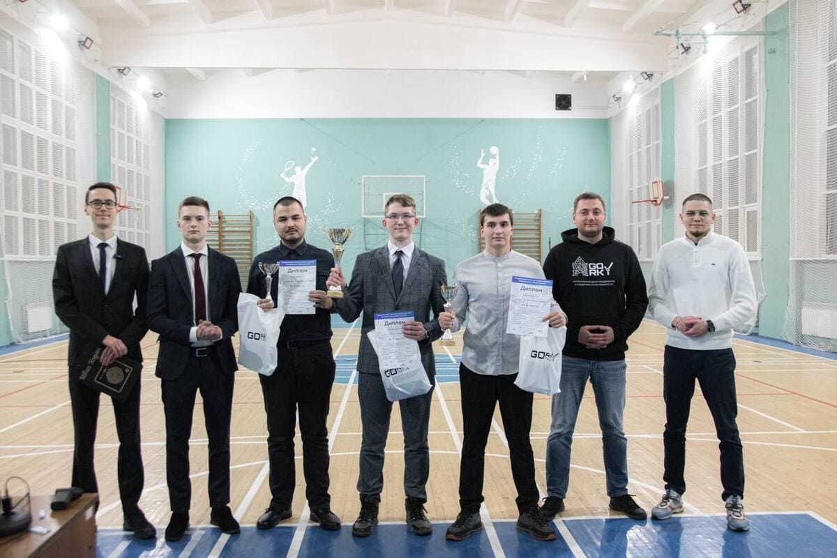 luchshih pilotov chempionata studencheskoj ligi po gonkam dronov nagradili v nngu 1