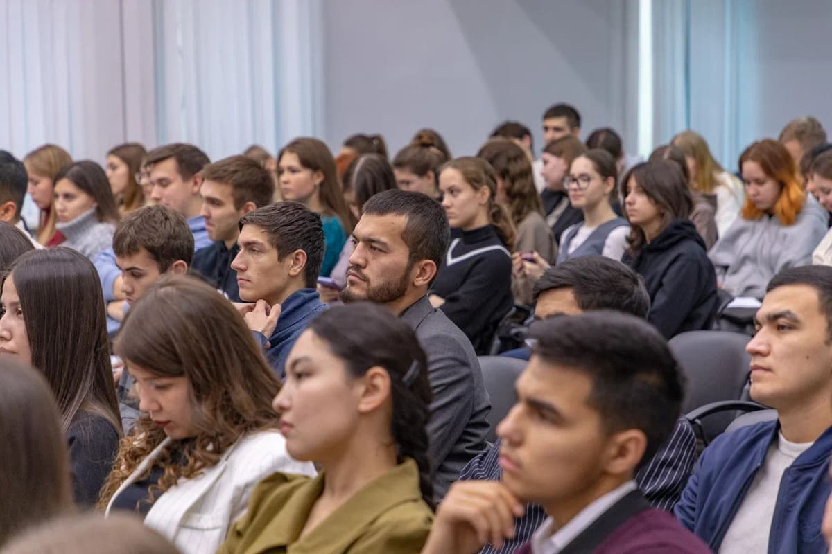 obyavlen konkurs na luchshij ehskiz pamyatnika geroyam svo