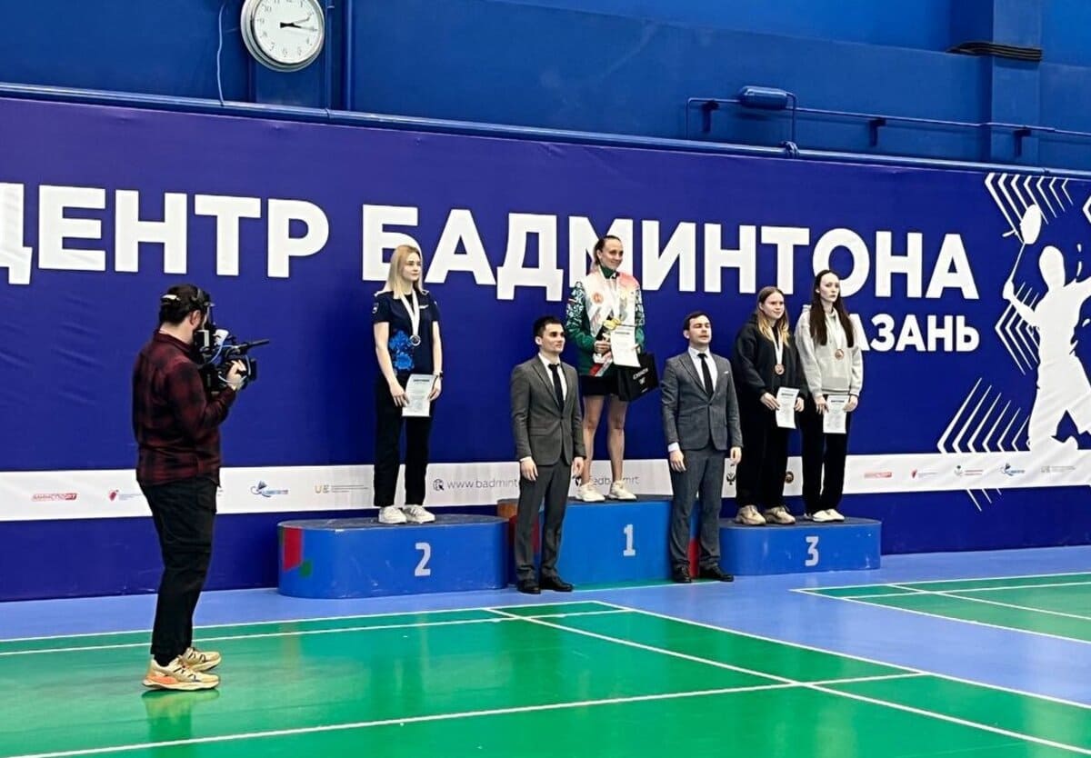 studenty nngu uspeshno vystupili na sorevnovaniyah po badmintonu 1