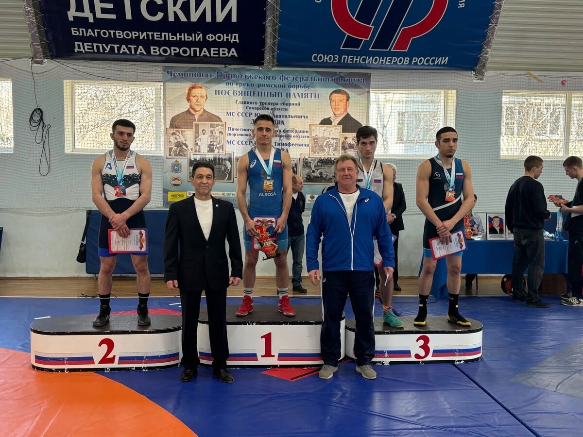 sportsmeny nngu vystupyat na chempionate rossii po greko rimskoj borbe